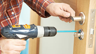 Automotive Locksmith at Oregon Avenue Discount Shopping Philadelphia, Pennsylvania